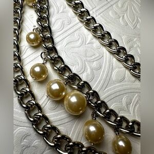 Women Chunky Chain Belt with Faux Pearl Dangles Silver Tone Triple Chain Front